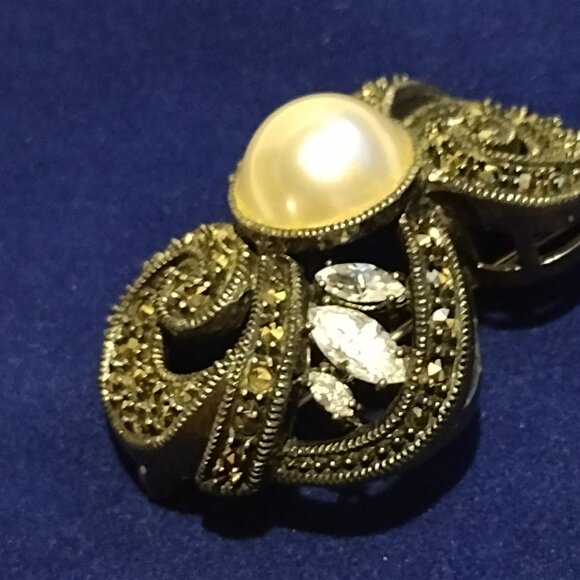 🎬Judith Jack Marcasite Sterling Silver Pearl Brooch - Picture 5 of 8